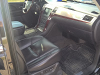 Автомобіль Cadillac Escalade джип  Колір чорний