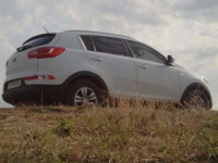 Аренда прокат беленького авто KIA SPORTAGE с отличным водителем Киев