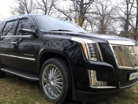 Автомобіль Cadillac Escalade джип  Колір чорний