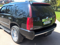 Автомобіль Cadillac Escalade джип  Колір чорний