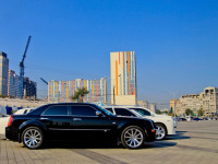 Аренда автомобиля на свадьбу  Сhrysler 300С SRT-8 black edition 	Днепр