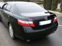Оренда автомобілів Toyota Camry з водіями