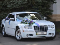 Chrysler 300C белого цвета!