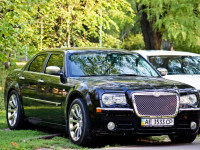 Аренда автомобиля на свадьбу  Сhrysler 300С SRT-8 black edition 	Днепр