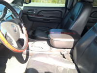 Автомобіль Cadillac Escalade джип  Колір чорний