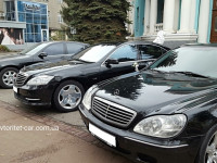 Прокат авто аренда лимузина джип на свадьбу Харьков