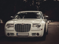 Аренда авто Chrysler 300c на свадьбу Харьков, трансфер аэропорт, жд, выпускной