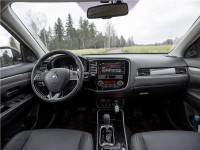 Заказ авто Mitsubishi Outlander с водителем Харьков