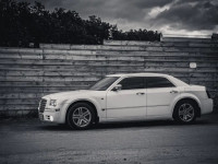 Аренда авто Chrysler 300c на свадьбу Харьков, трансфер аэропорт, жд, выпускной