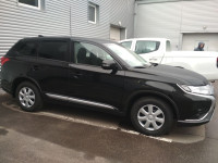 Заказ авто Mitsubishi Outlander с водителем Харьков