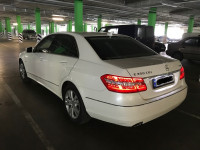 Аренда Mercedes E-212 c водителем Киев