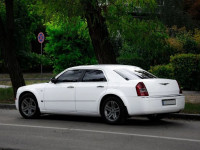 Аренда авто Chrysler 300c на свадьбу Харьков, трансфер аэропорт, жд, выпускной