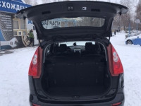 Mazda 5 с водителем Киев