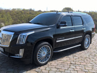 Автомобіль Cadillac Escalade джип  Колір чорний