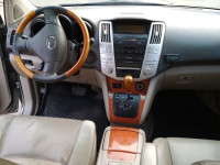 Аренда авто Lexus RX 300 с водителем в Киеве : перевозки по городу ,встречи в отелях,аэропортах,вокзалах,а также на свадьбах.